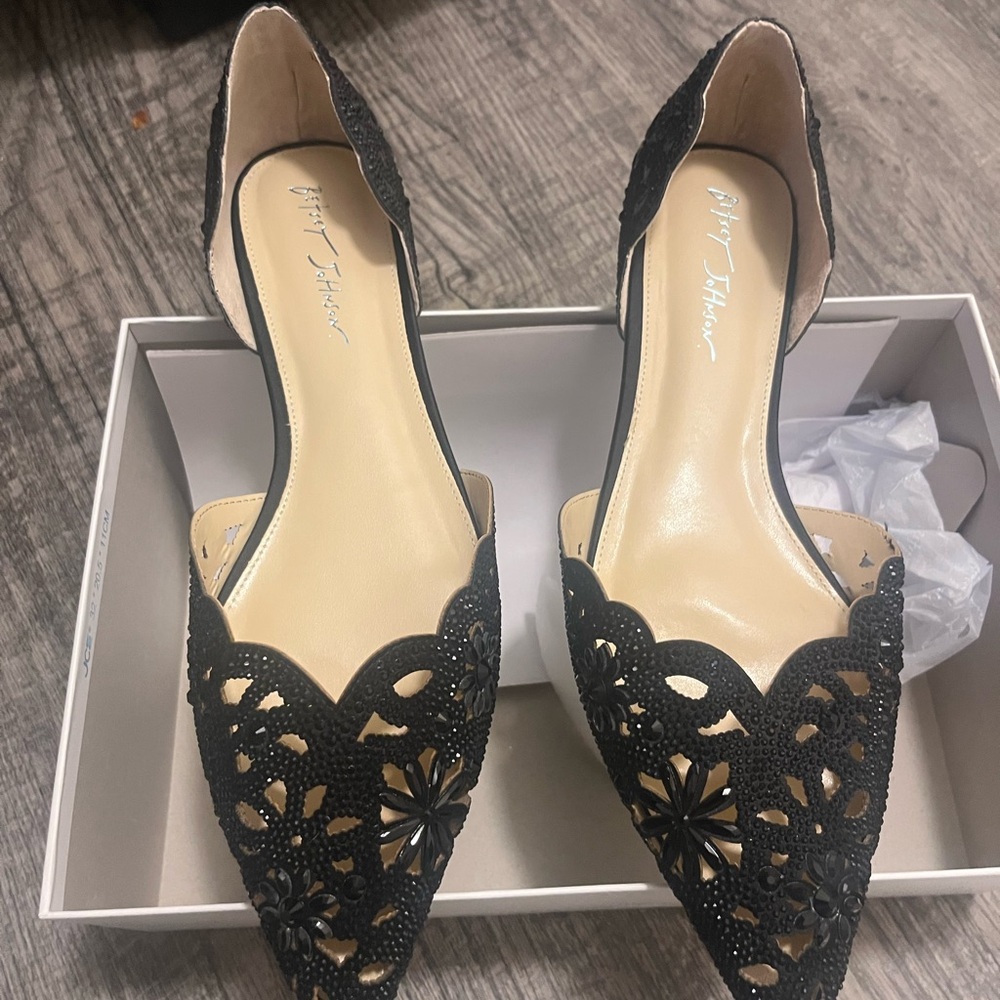 Betsey Johnson Black flats
